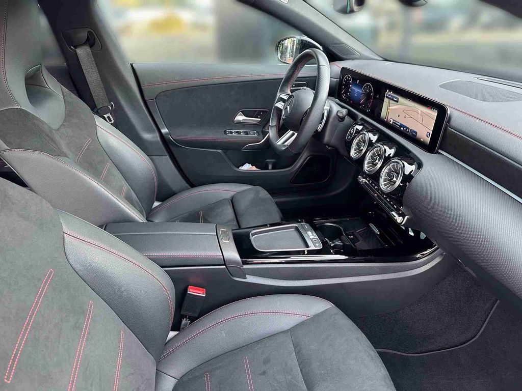 Mercedes-Benz CLA 200 2024