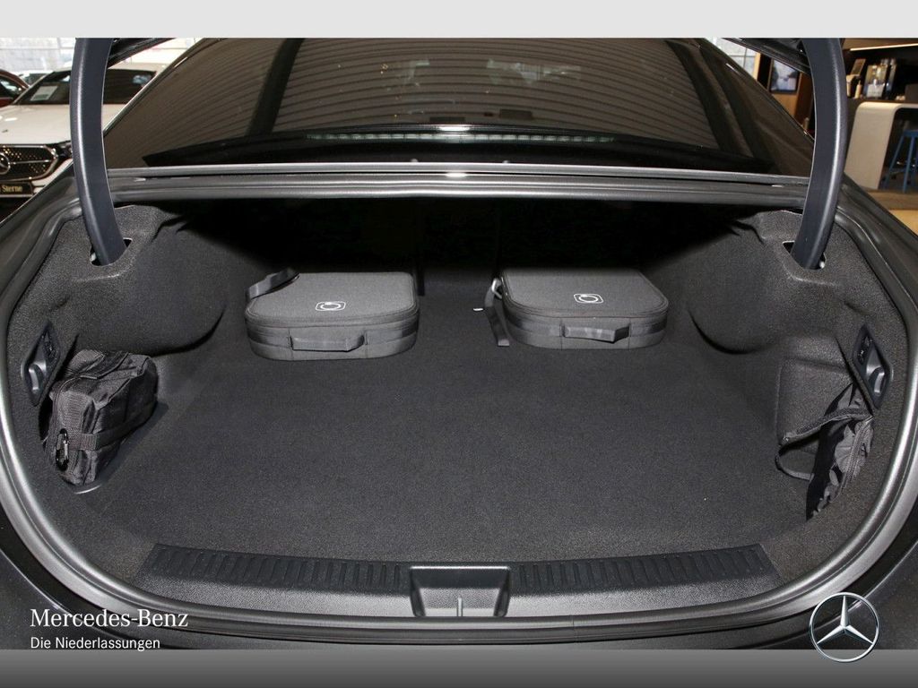 Mercedes-Benz E 300 2025