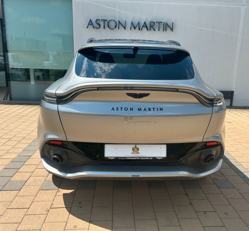 Aston Martin DBX 2025