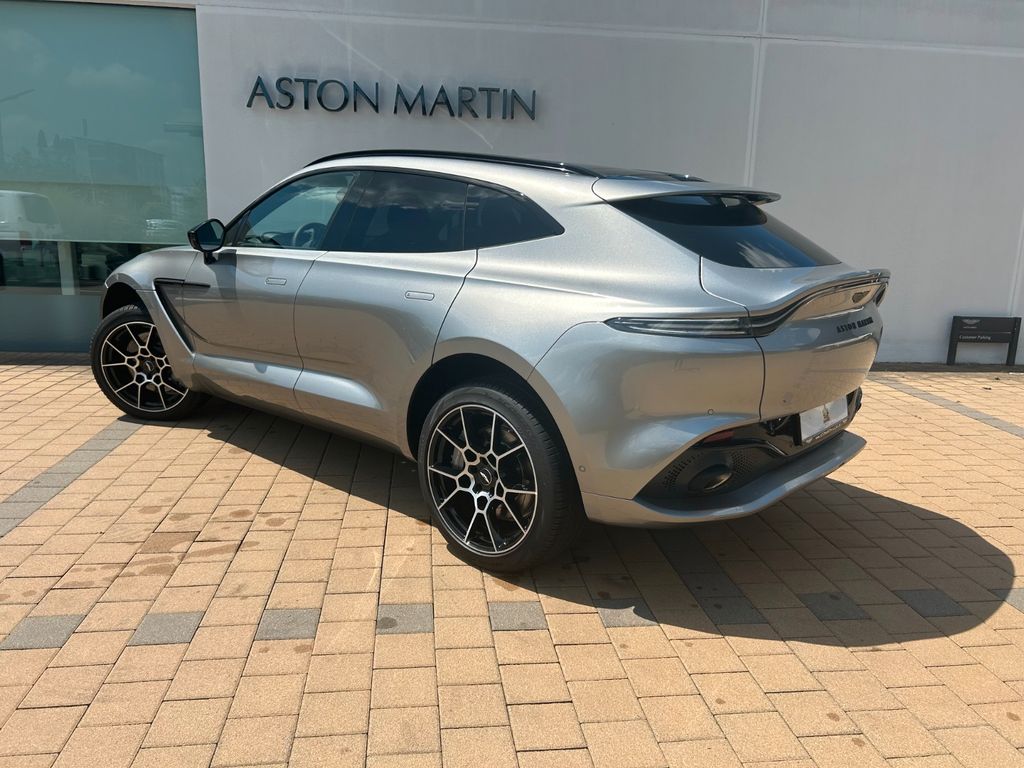 Aston Martin DBX 2025
