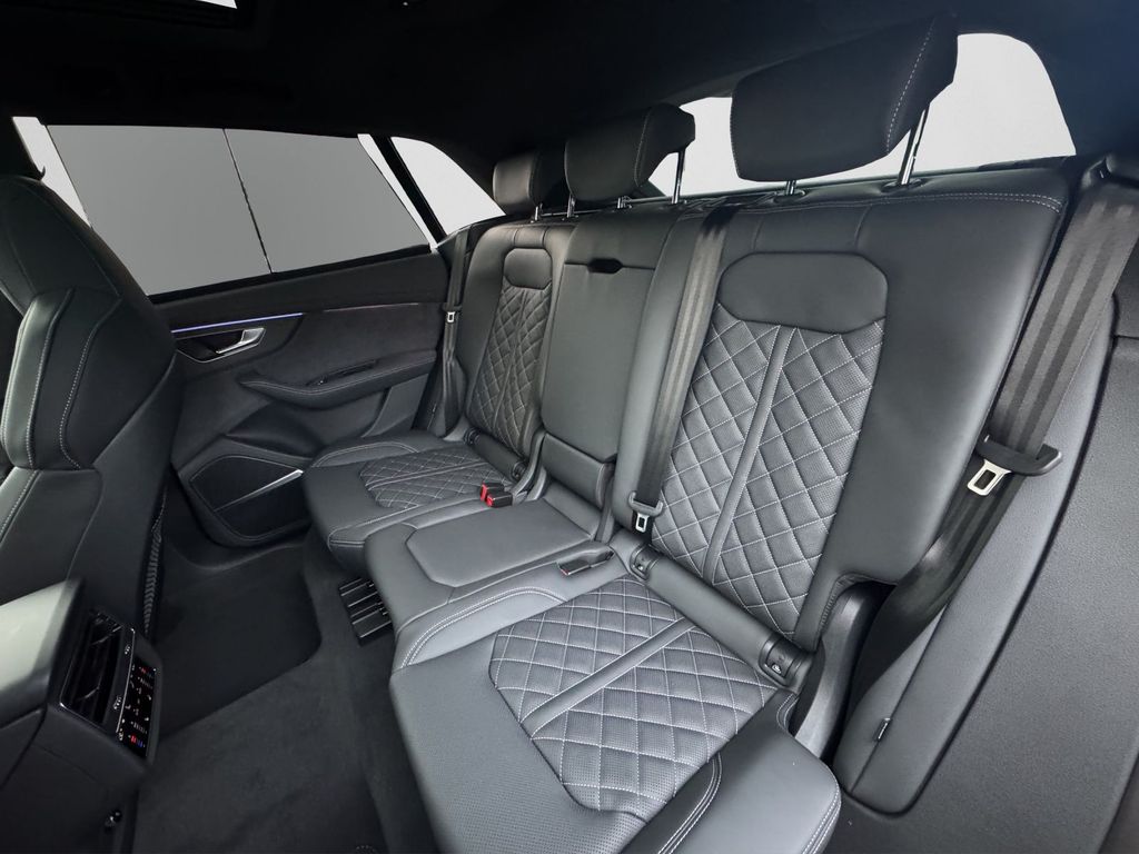 Audi SQ8 2025