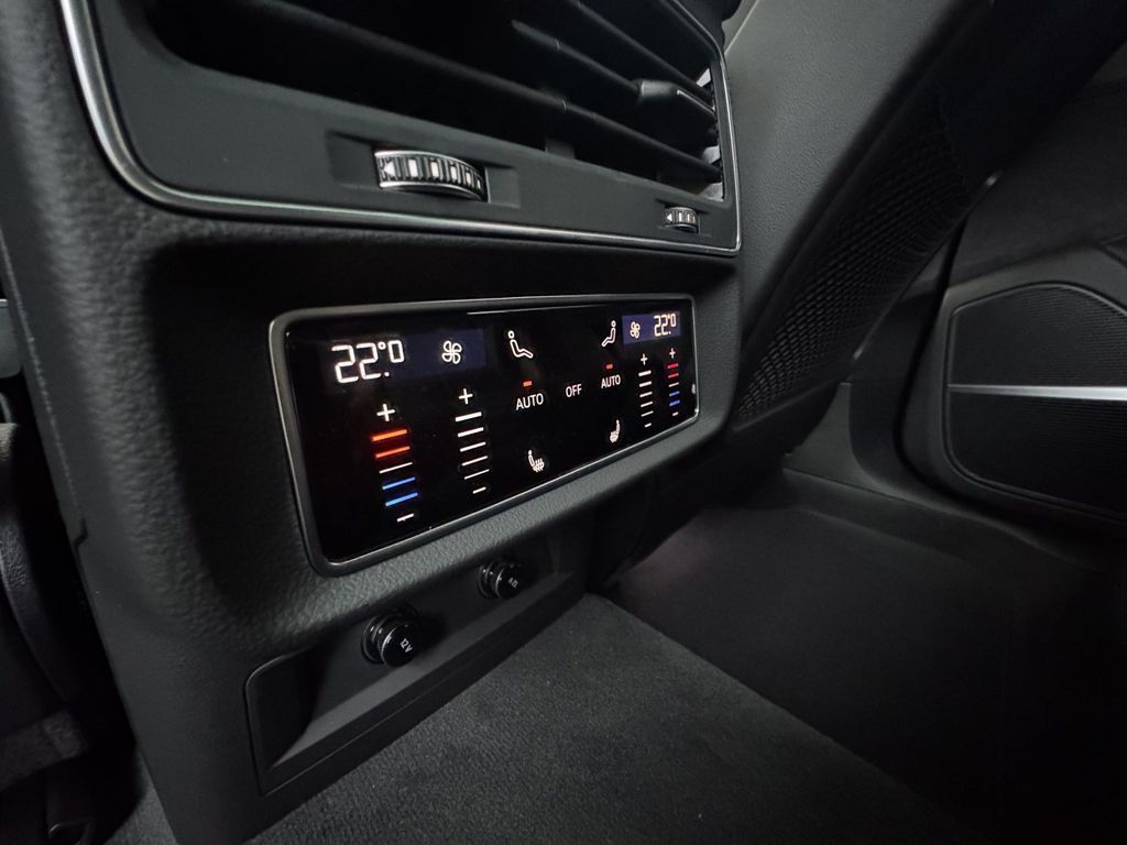 Audi SQ8 2025