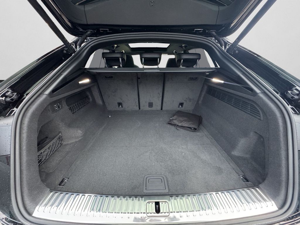 Audi SQ8 2025
