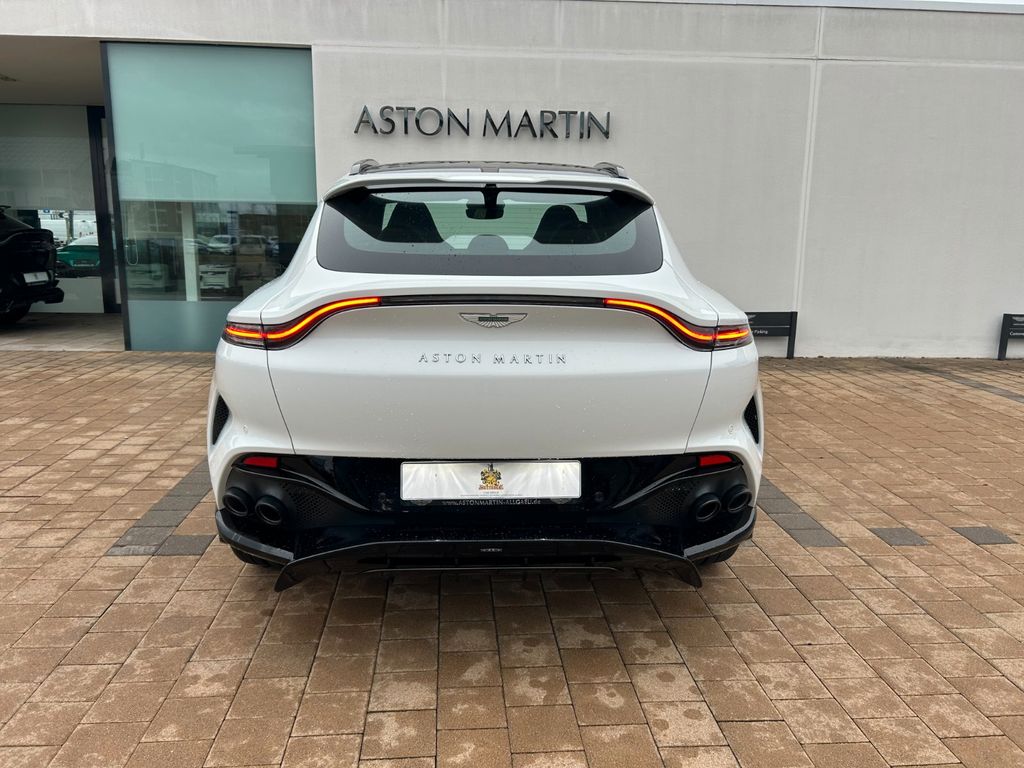 Aston Martin DBX 2025