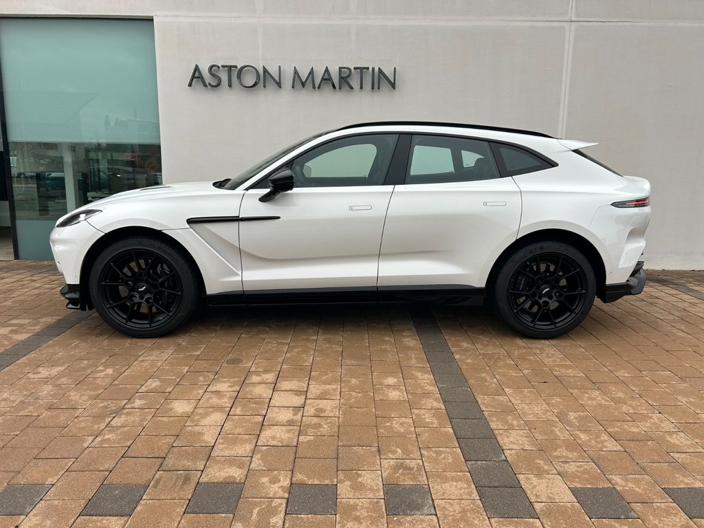 Aston Martin DBX 2025