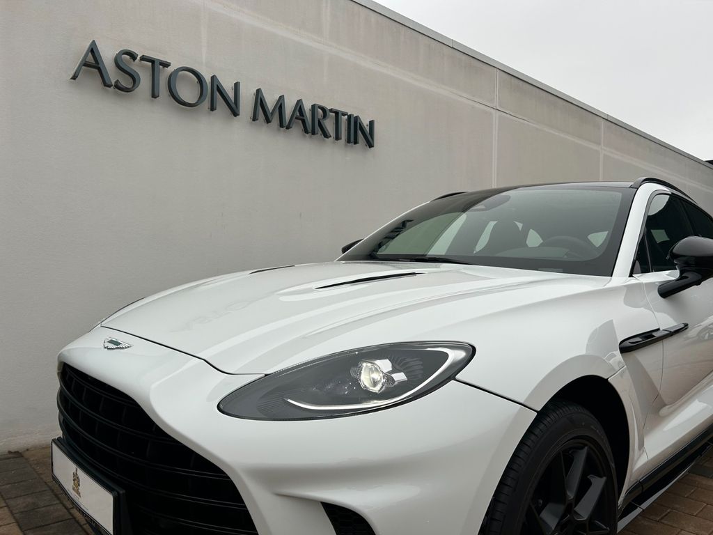 Aston Martin DBX 2025