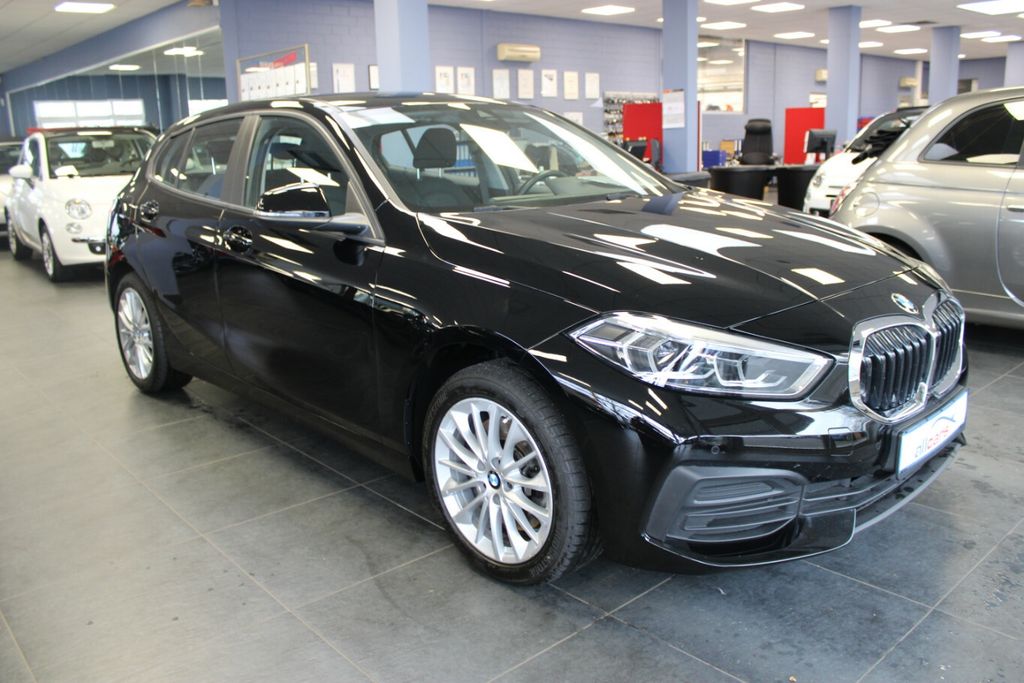 BMW 120 2022