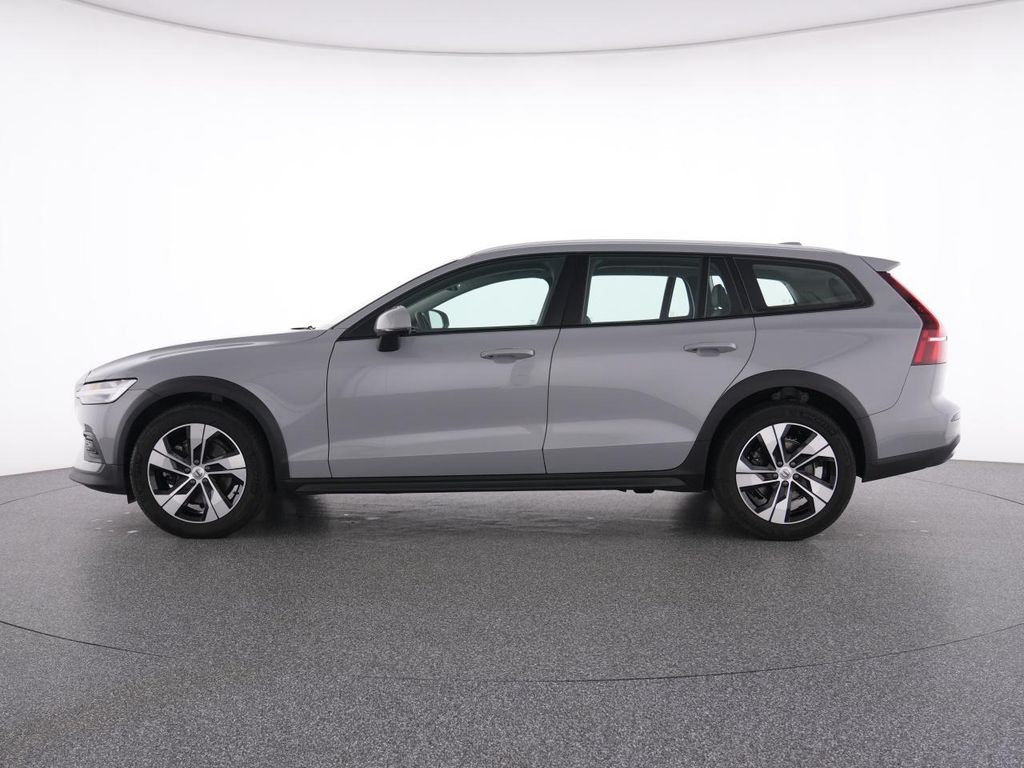 Volvo V60 Cross Country 2023