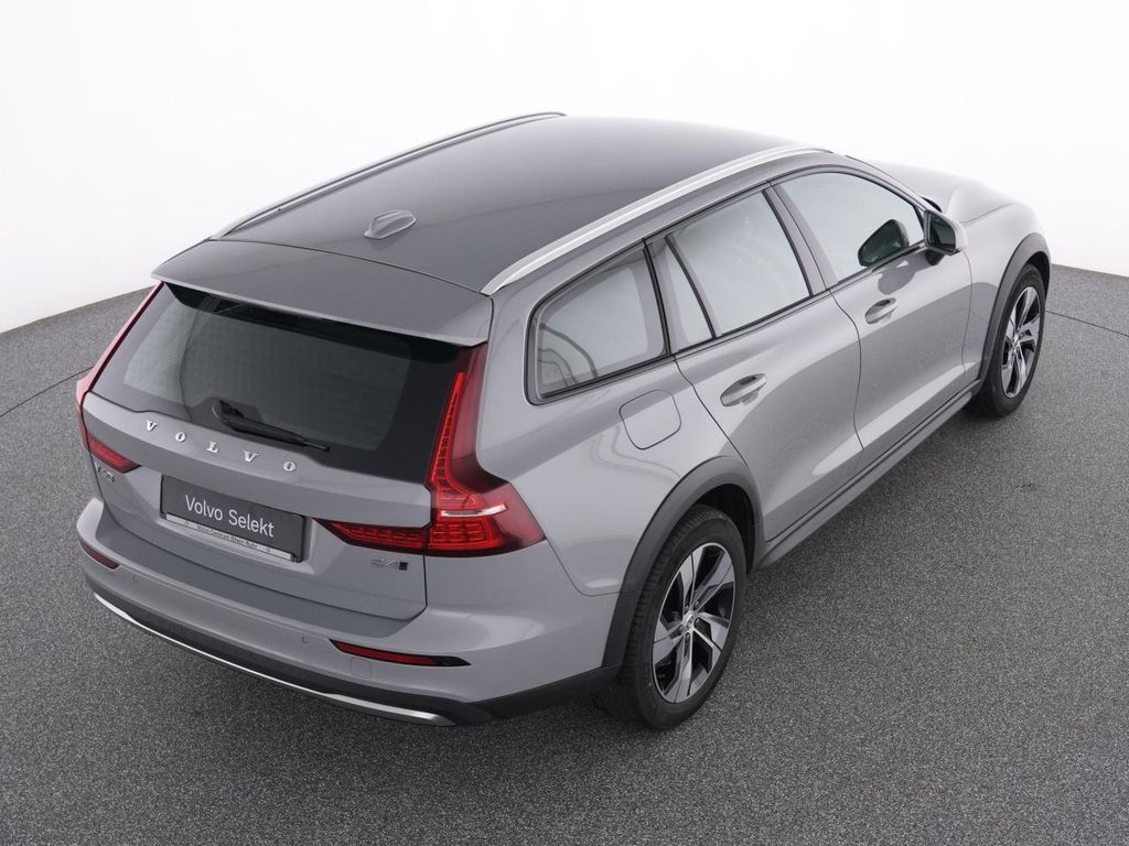 Volvo V60 Cross Country 2023