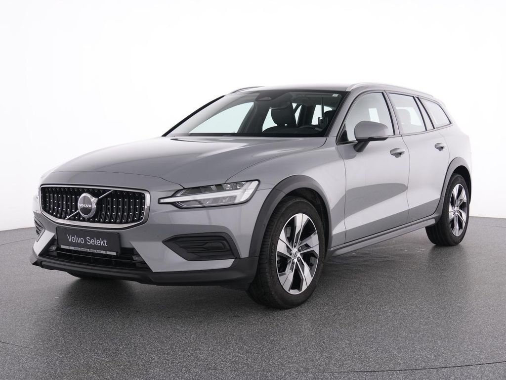 Volvo V60 Cross Country 2023