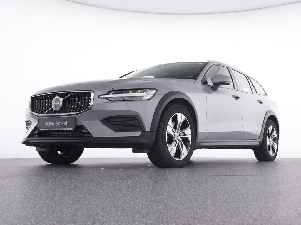Volvo V60 Cross Country 2023