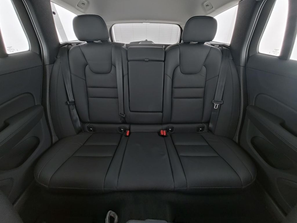 Volvo V60 Cross Country 2023