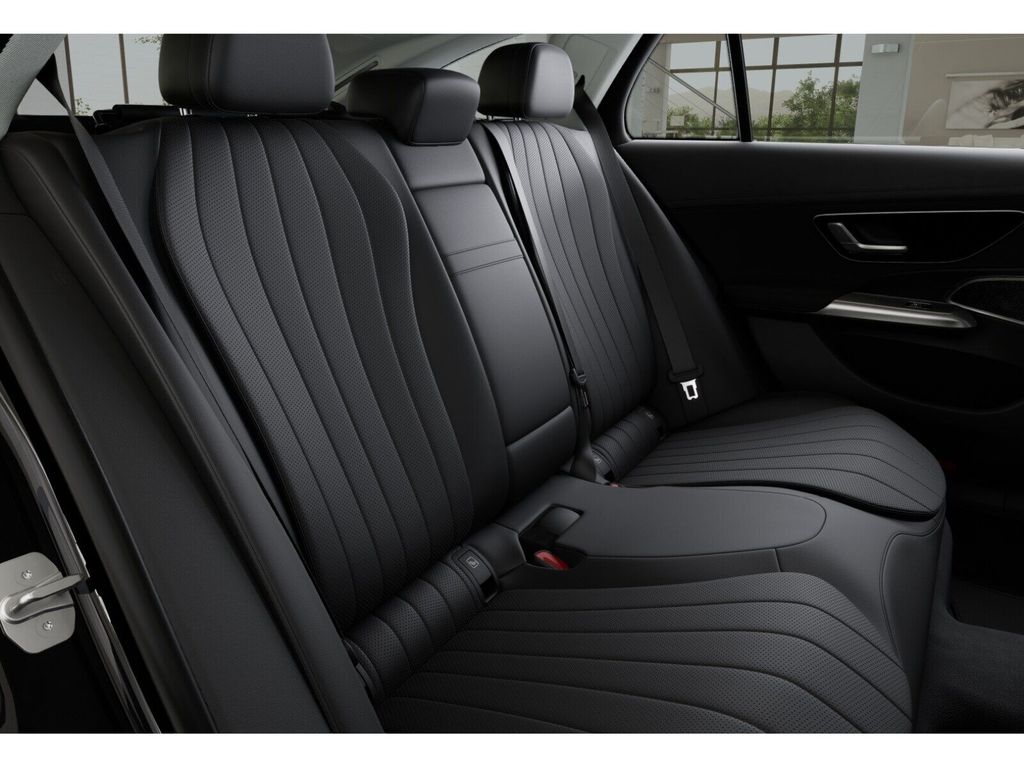 Mercedes-Benz E 300 2025