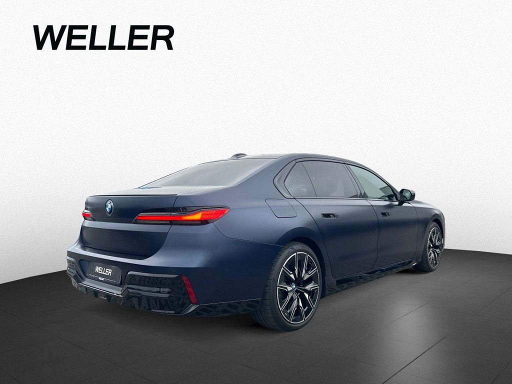 BMW i7 2023