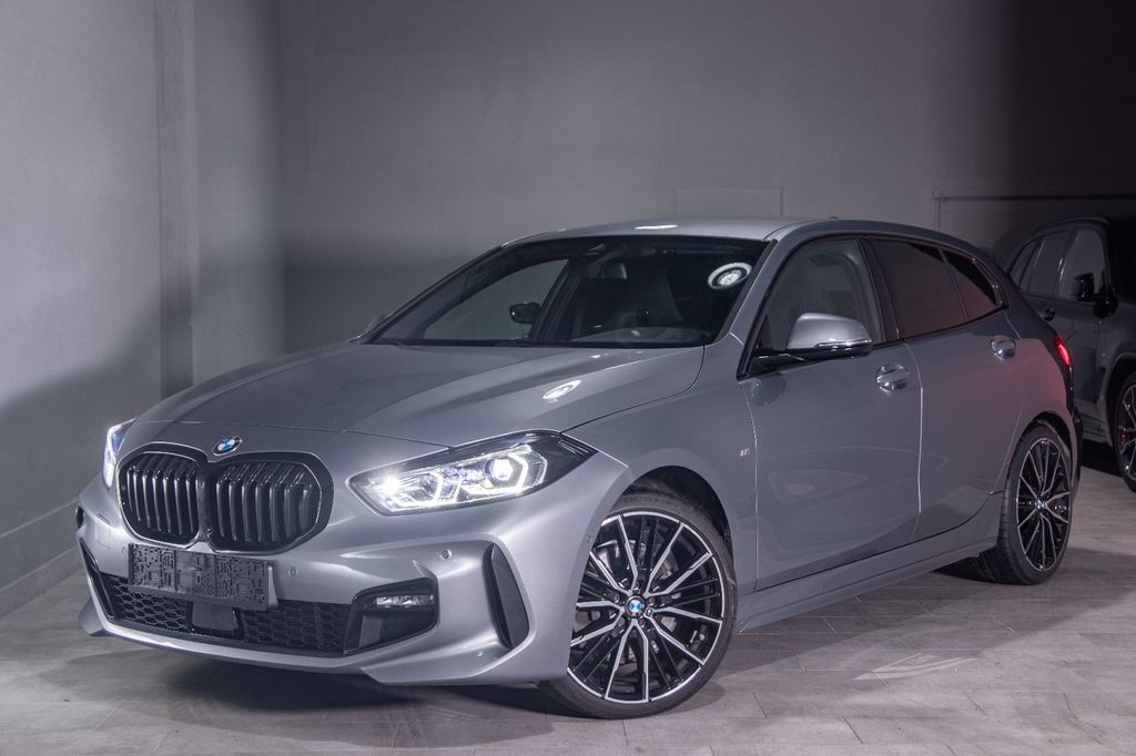 BMW 120 2022