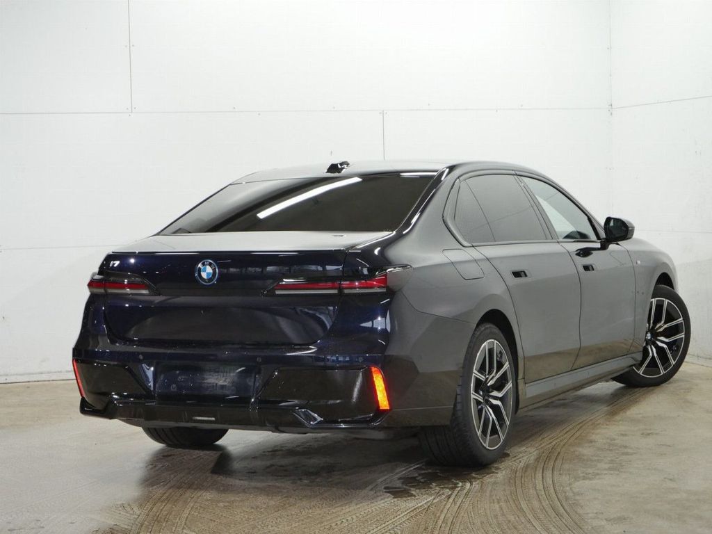 BMW i7 2024