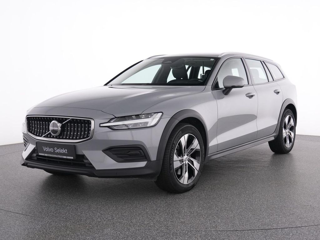 Volvo V60 Cross Country 2023