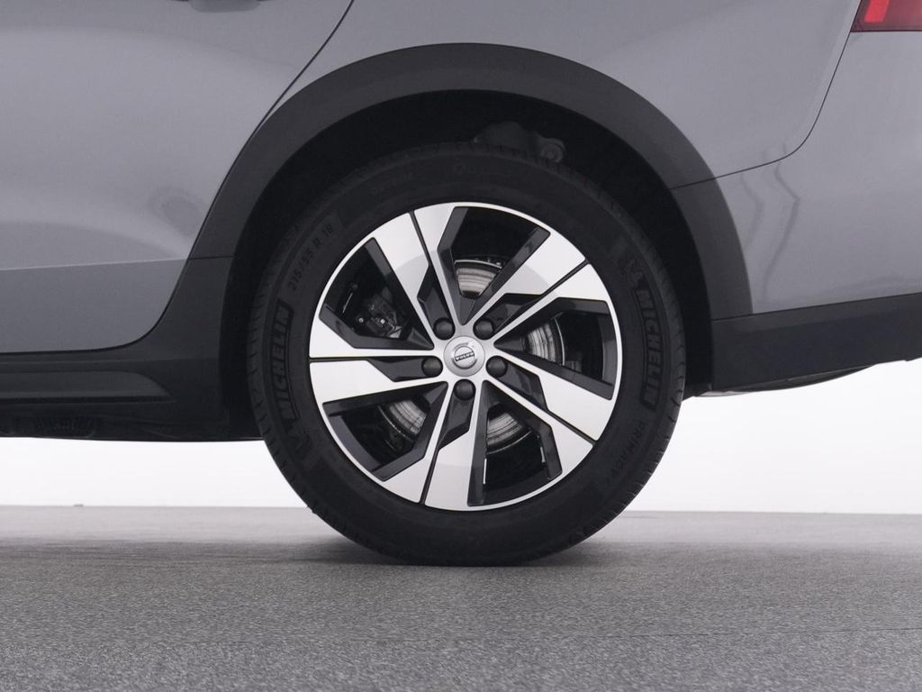 Volvo V60 Cross Country 2023
