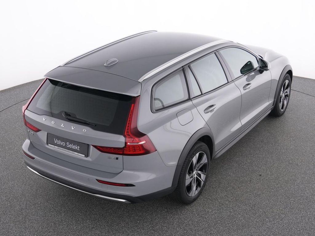 Volvo V60 Cross Country 2023