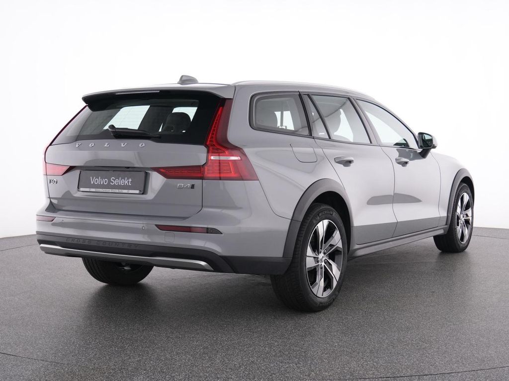 Volvo V60 Cross Country 2023