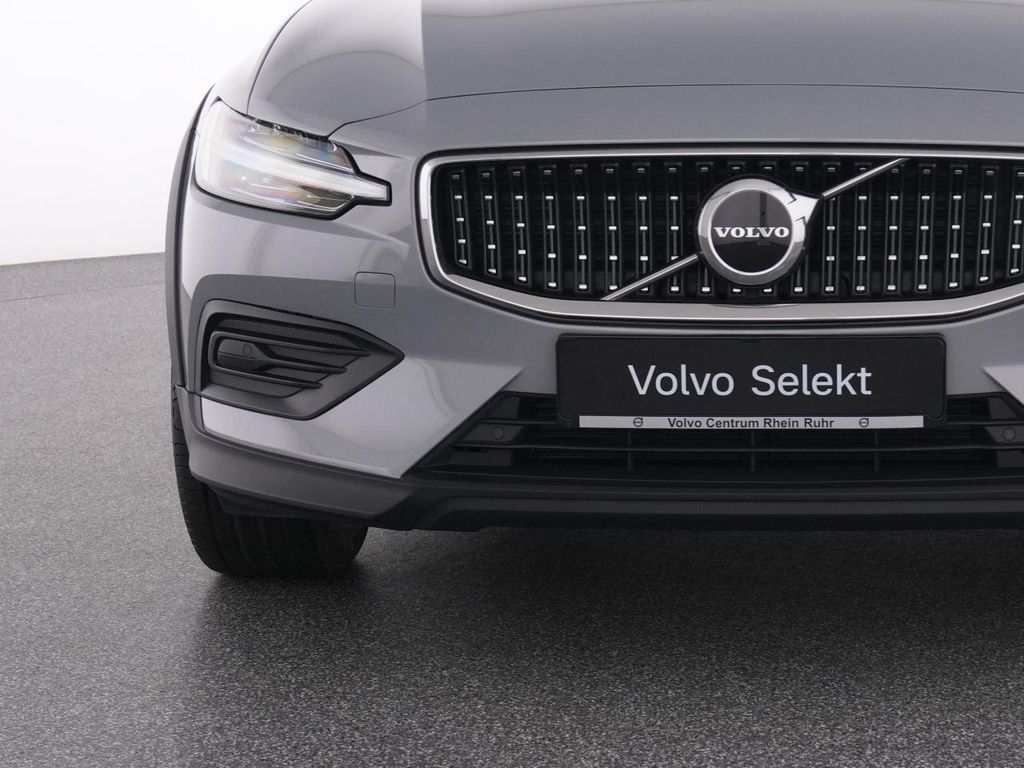 Volvo V60 Cross Country 2023