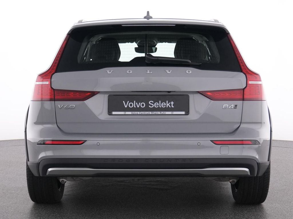 Volvo V60 Cross Country 2023