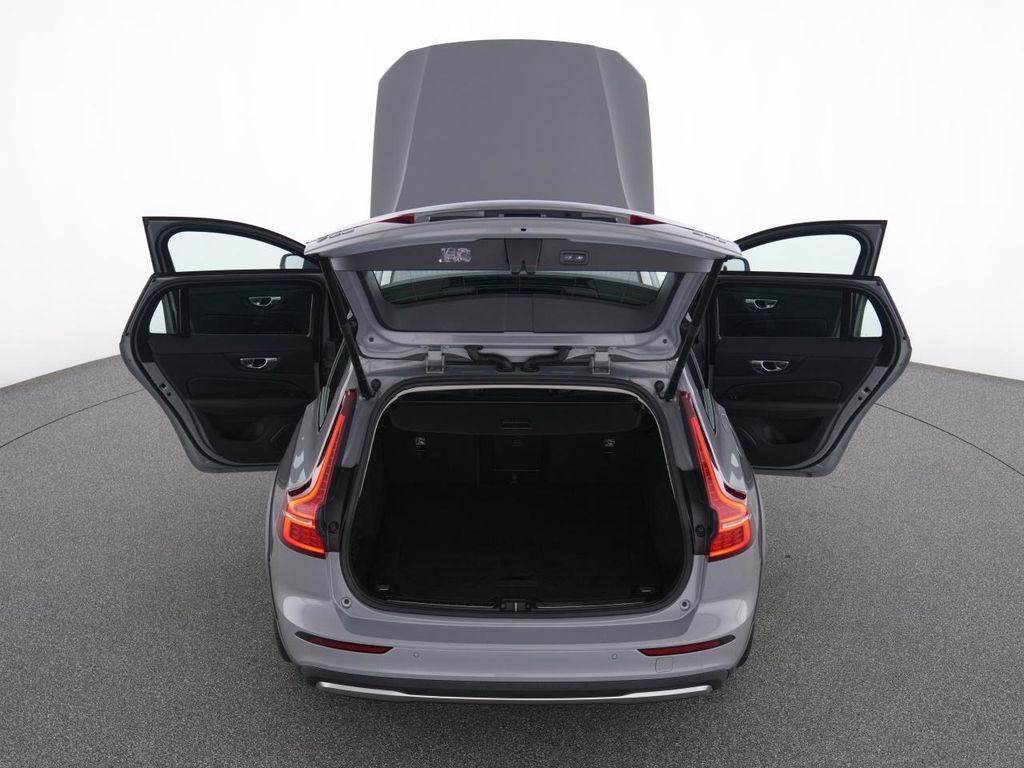 Volvo V60 Cross Country 2023