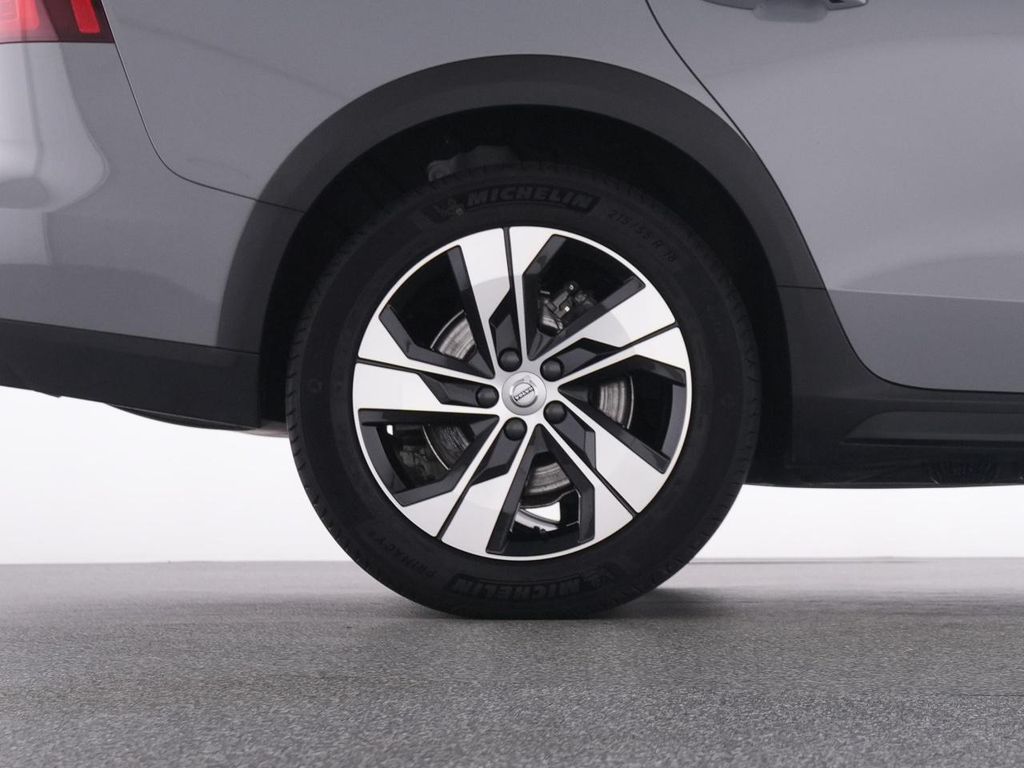 Volvo V60 Cross Country 2023