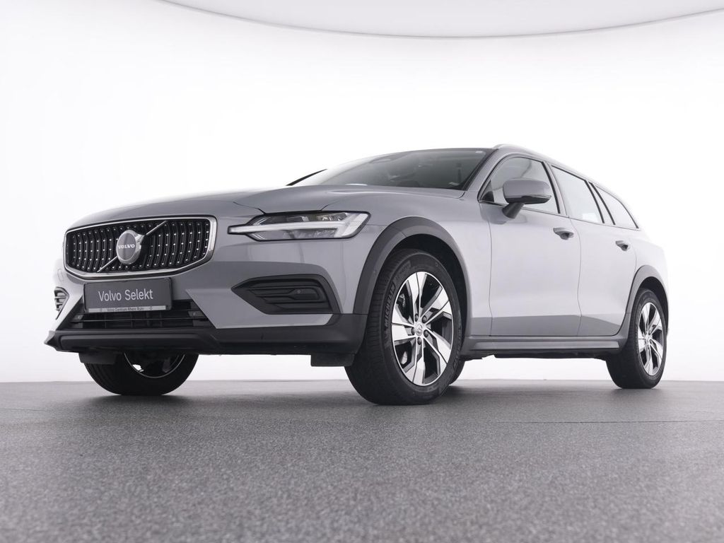 Volvo V60 Cross Country 2023
