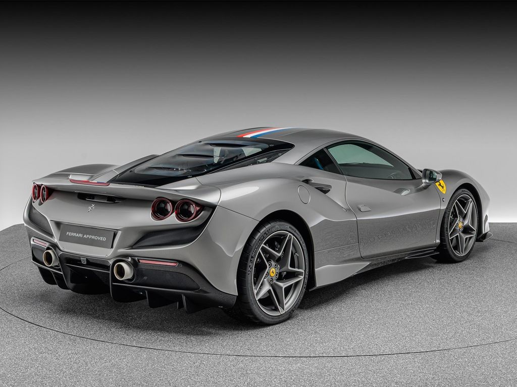Ferrari F8 2021