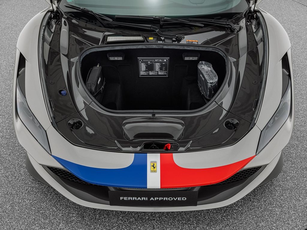 Ferrari F8 2021