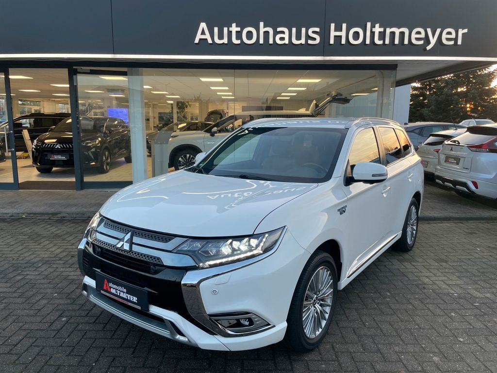 Mitsubishi Plug-in Hybrid Outlander 2021