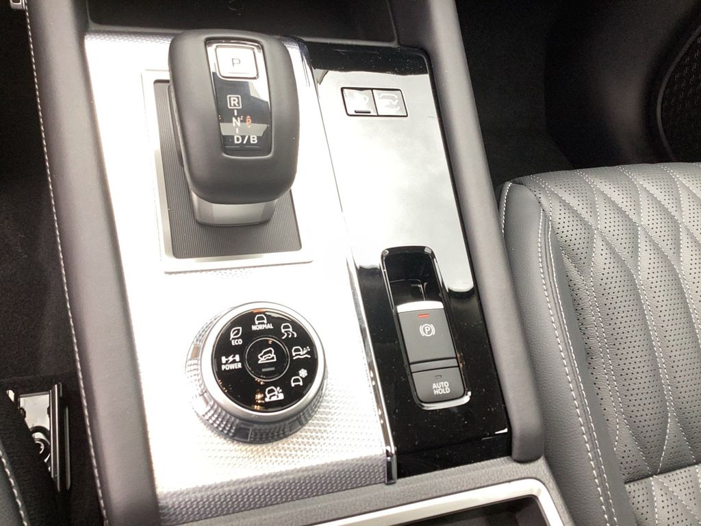 Mitsubishi Outlander 2025