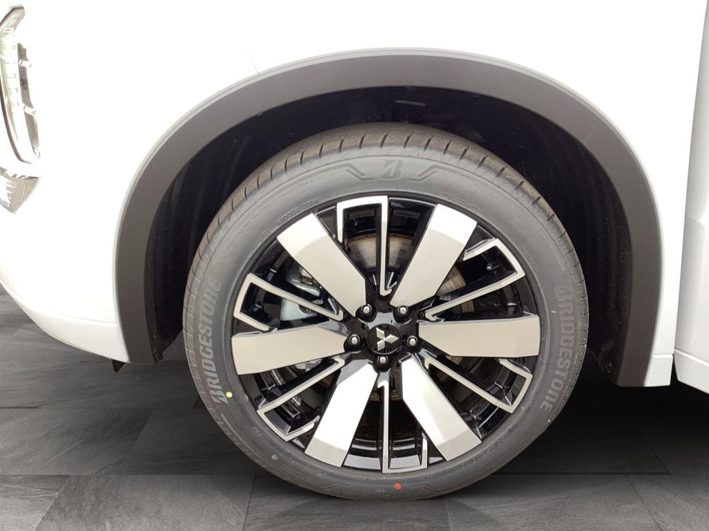 Mitsubishi Outlander 2025