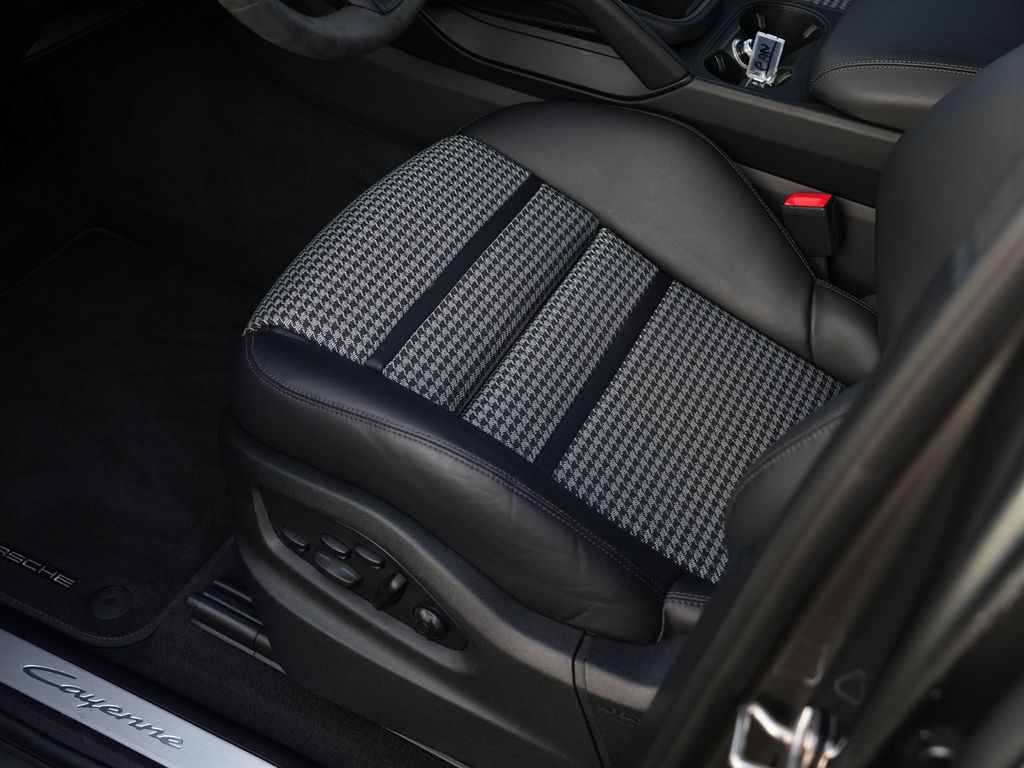 Porsche Cayenne 2024