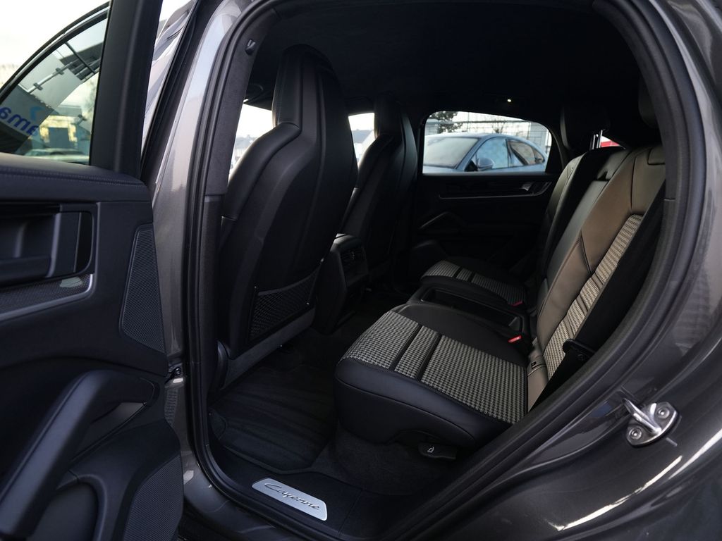 Porsche Cayenne 2024