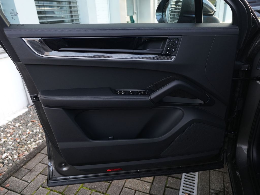 Porsche Cayenne 2024