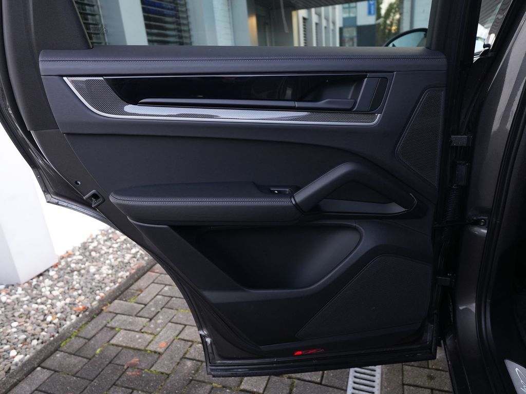 Porsche Cayenne 2024