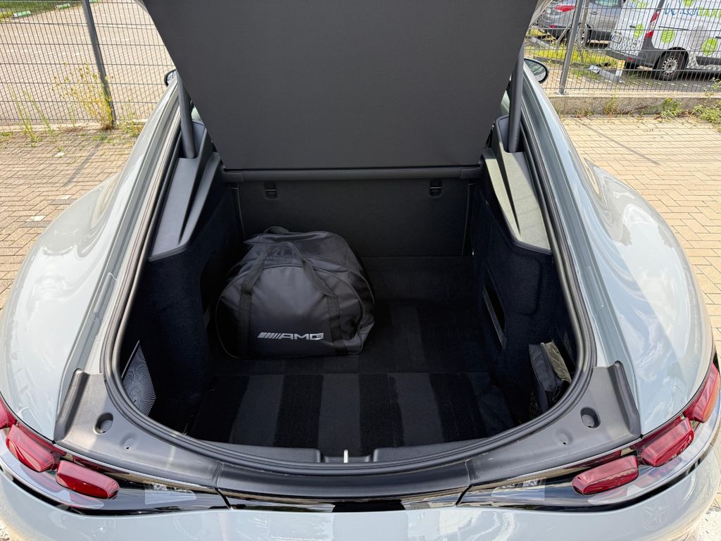 Mercedes-Benz AMG GT 2025