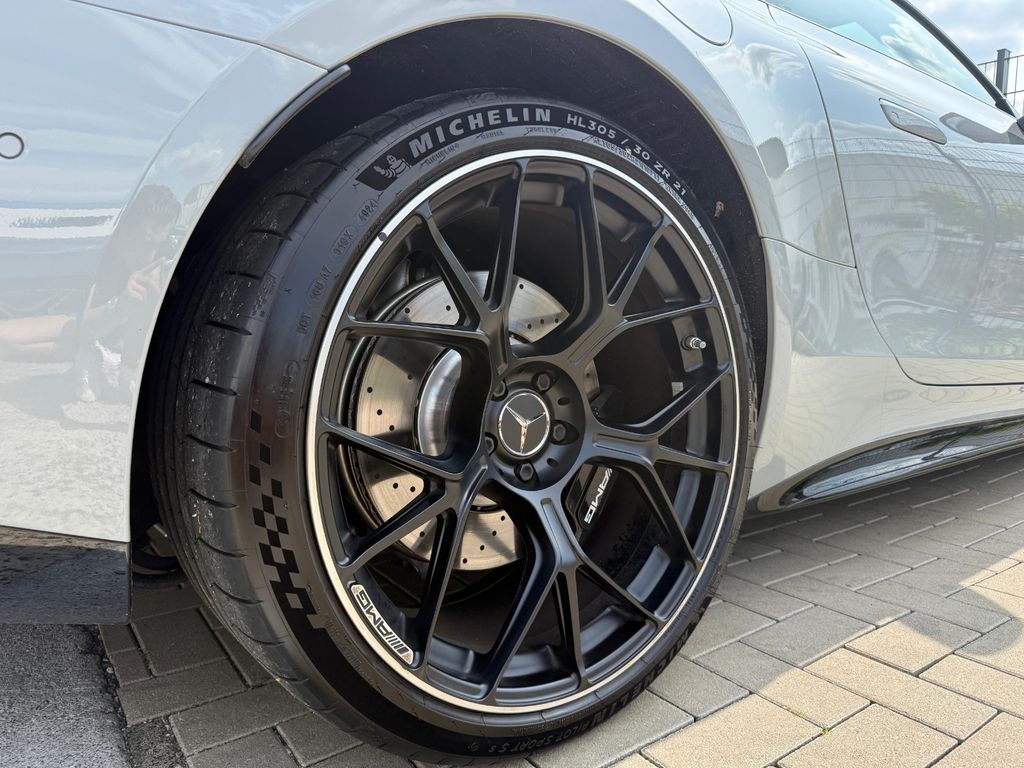 Mercedes-Benz AMG GT 2025