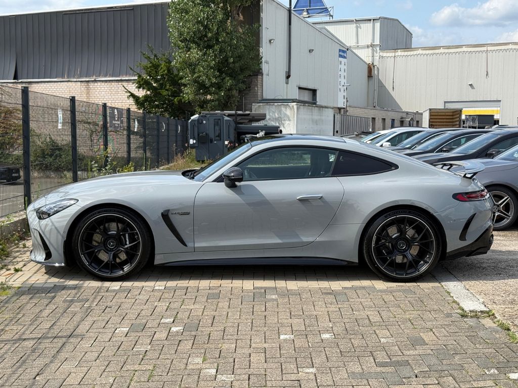 Mercedes-Benz AMG GT 2025