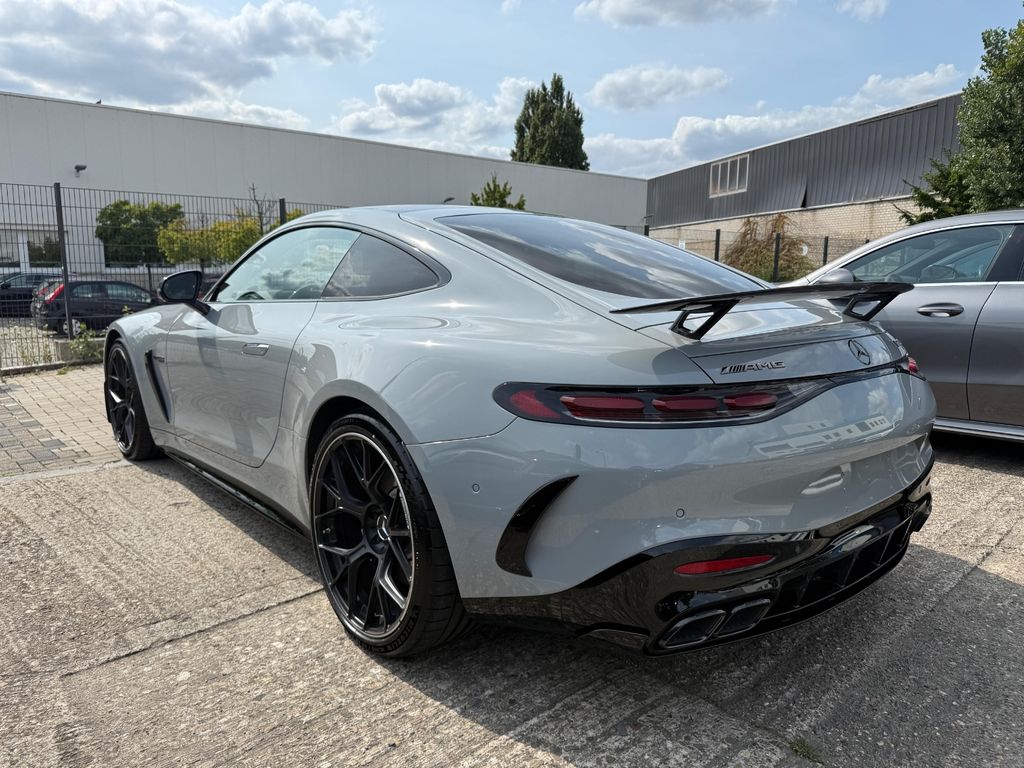 Mercedes-Benz AMG GT 2025