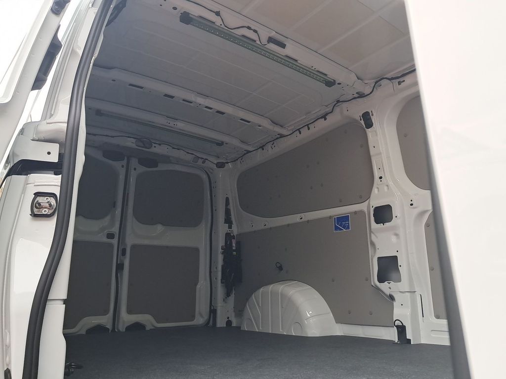 Volkswagen T7 Transporter 2025