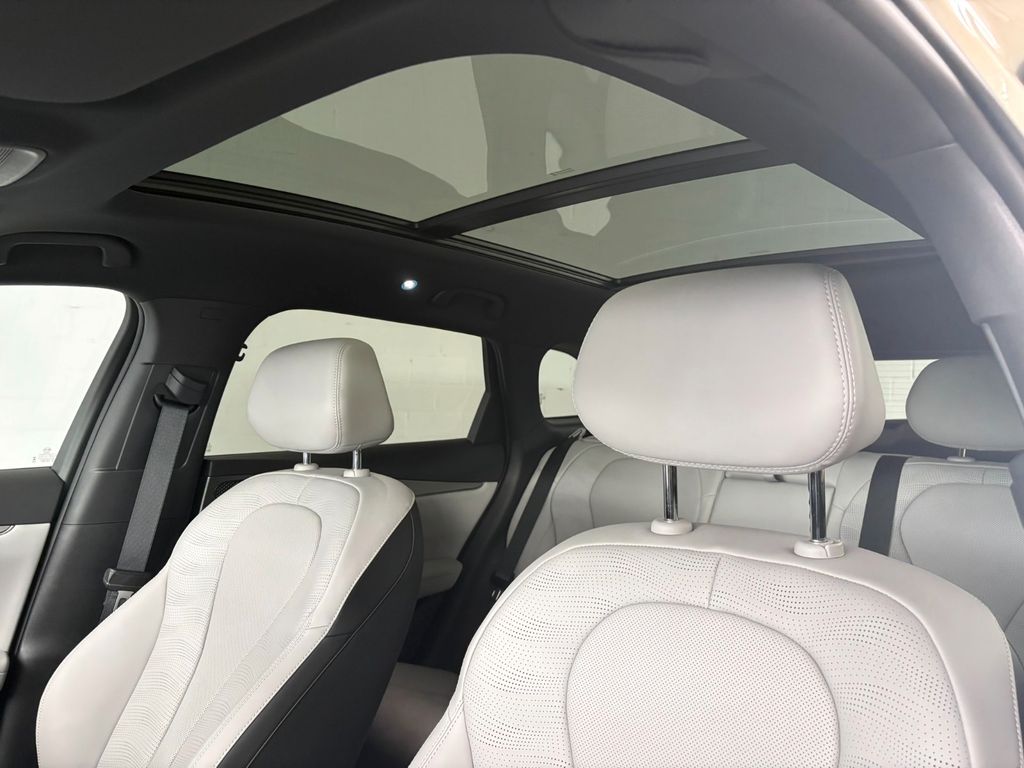 BYD SEAL 06