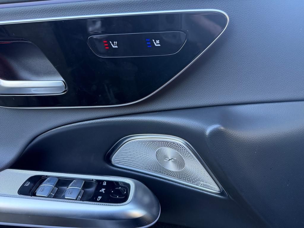 Mercedes-Benz E 300 2025