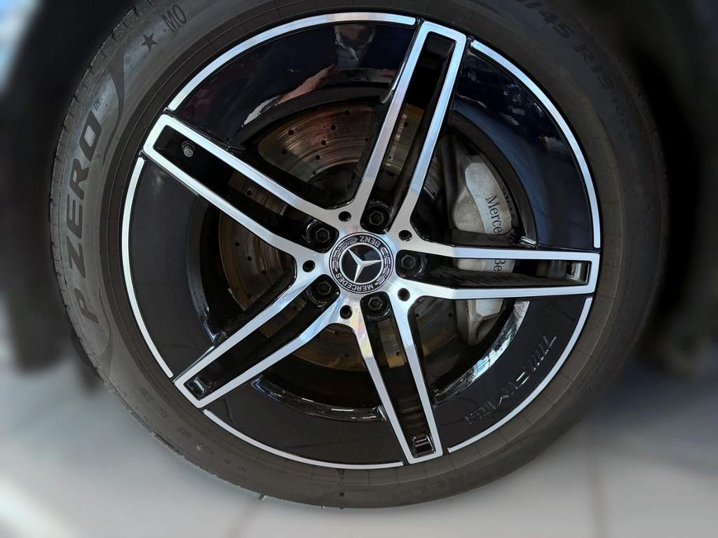 Mercedes-Benz E 300 2025