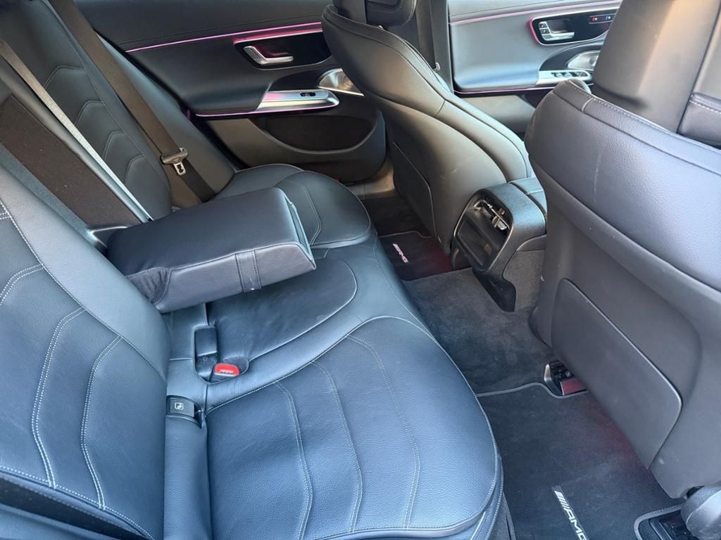 Mercedes-Benz E 300 2025