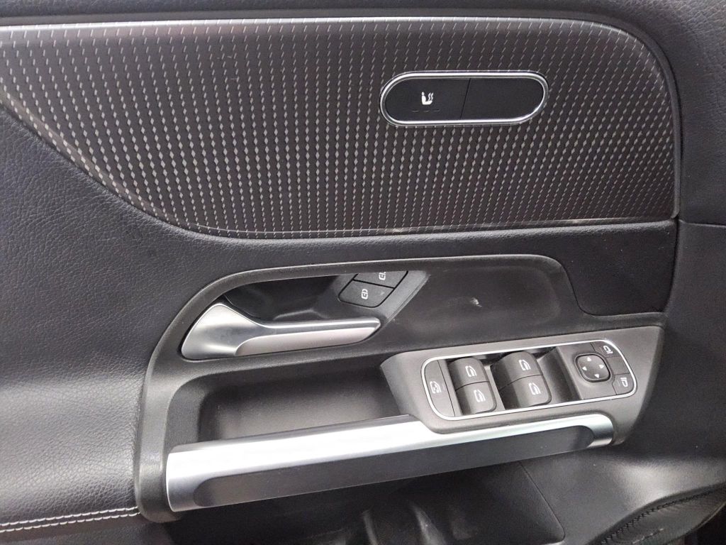 Mercedes-Benz GLB 200 2022