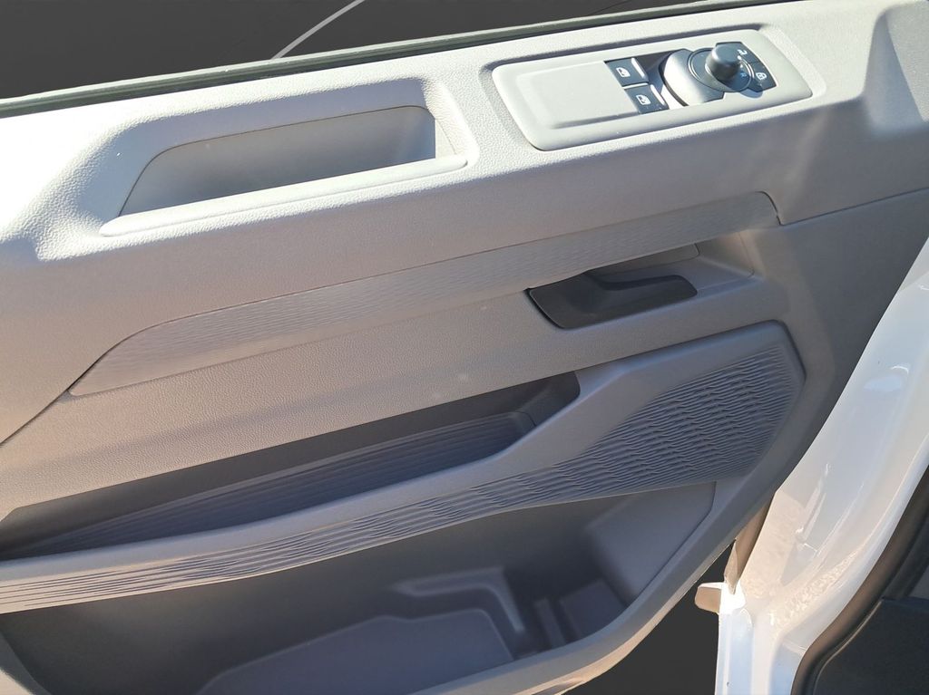 Volkswagen T7 Transporter