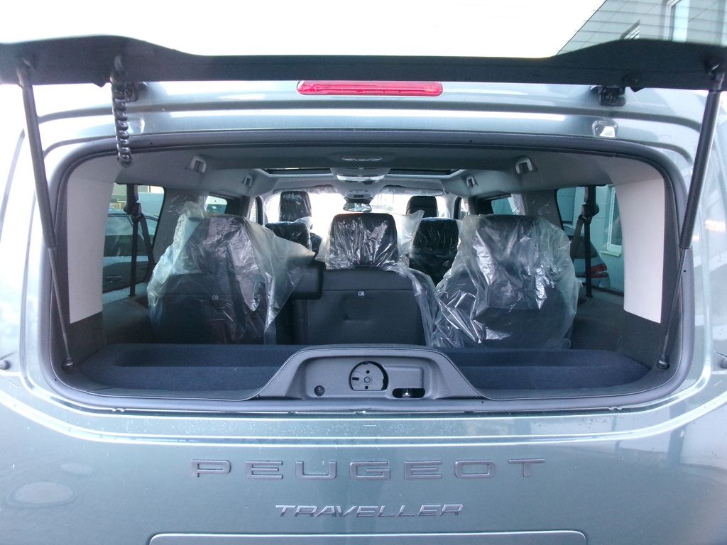 Peugeot Traveller 2025